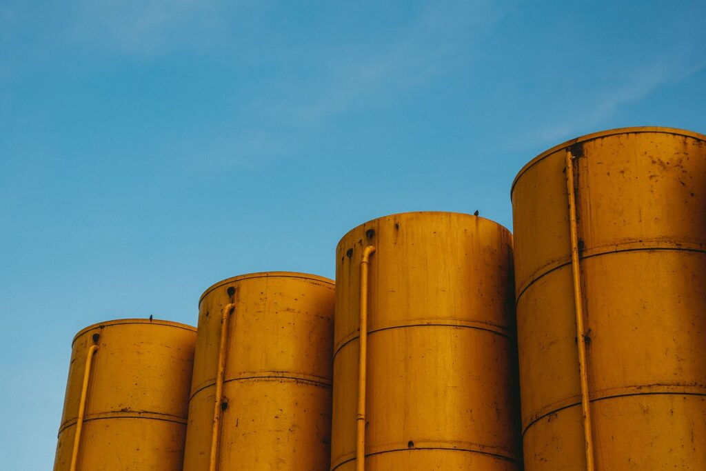 IEA Revê Cenários e Prevê Alta na Demanda de Petróleo Até 2050