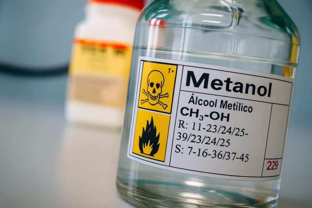 Crise do Metanol: da Adulteração de Combustíveis à Falsificação de Bebidas