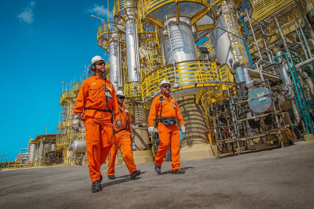 Petrobras Enfrenta Greve Nacional Após Impasse no Acordo