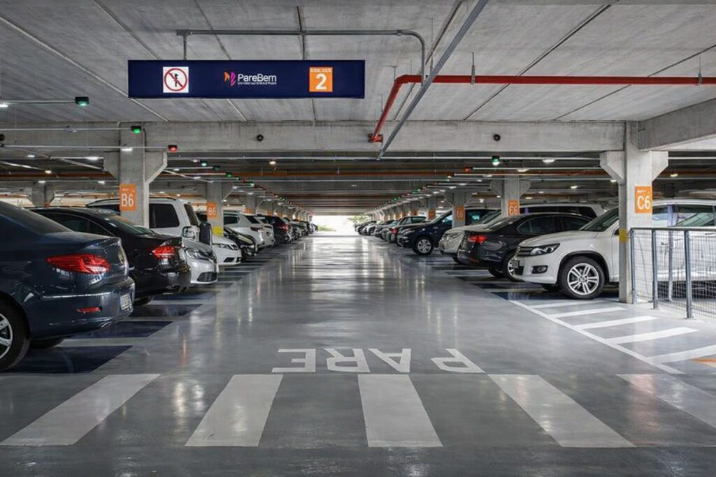 O Futuro dos Estacionamentos Urbanos: Do Concreto ao Hub de Serviços