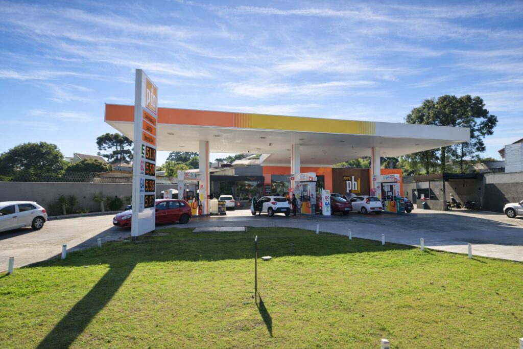 Auto Posto PH: Economia no Abastecimento em Curitiba, PR