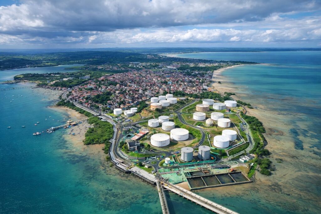 Petrobras Tenta Recomprar Refinaria Que Privatizou em 2021