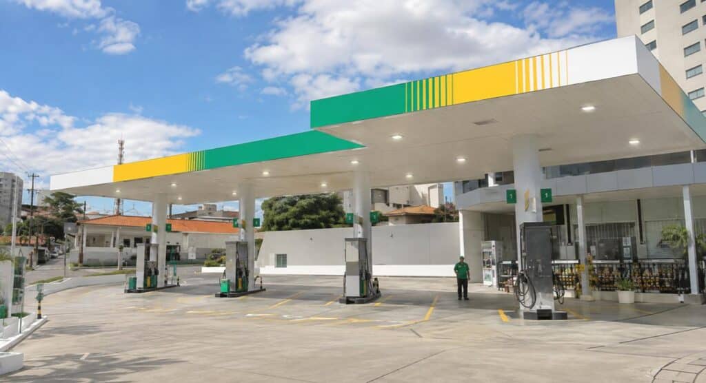 Posto 2L: Economia no Abastecimento em Cuiabá, MT
