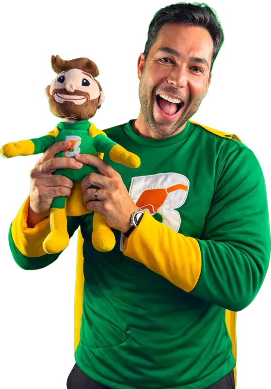 Fundador do Baratão com a pelúcia Baratinha